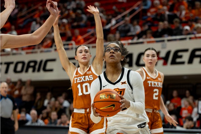 Jan 20, 2024; Stillwater, Okla, USA; Oklahoma State Cowgirls guard Stailee Heard (32) shoots the ball in the second half of a womenÕs NCAA basketball game against the Texas Longhorns at Gallagher Iba Arena. Mandatory Credit: Mitch Alcala-The Oklahoman. Mandatory Credit: Mitch Alcala-The Oklahoman