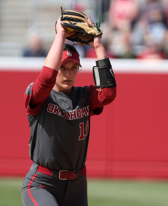 Oklahoma's Nicole May (19) pitches during a college softball game between the University of Oklahoma Sooners (OU) and the Baylor Bears in Norman, Okla., Saturday, March 23, 2024.
