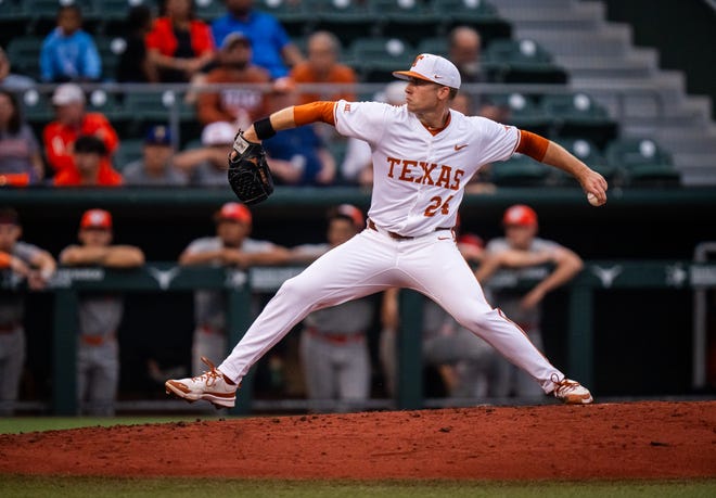 Texas Longhorns pitcher Chase Lummus (24) pitches in the third inning of the LonghornsÕ game against the UTRGV Vaqueros at UFCU Disch-Falk Field, Tuesday, April 16, 2024.